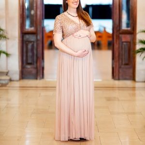 Maternity gown